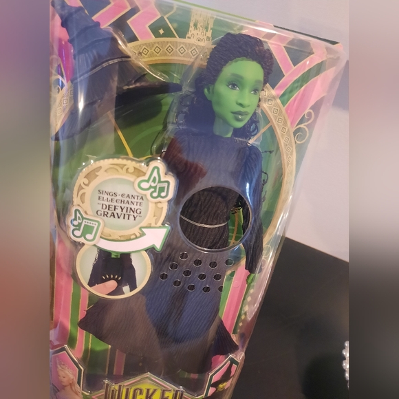 Mattel Wicked Elphaba Doll - Picture 9 of 10